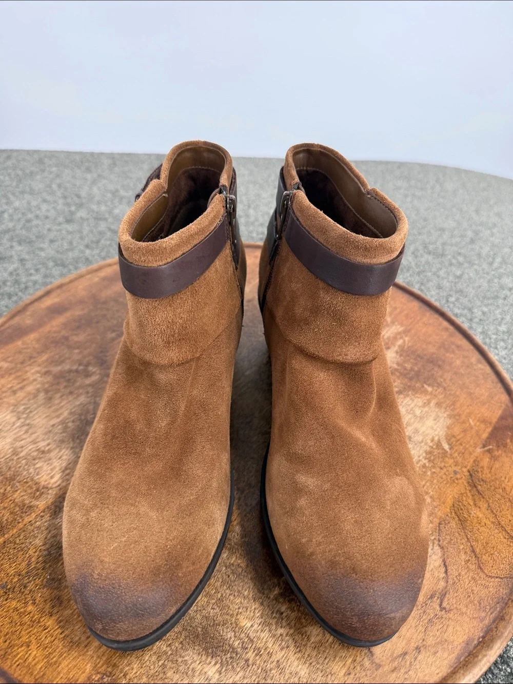 Clarks Artisan Boots Wm 8M Brown Suede Ankle Distressed Stacked Heel